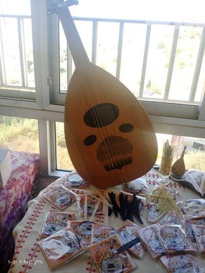 عود. زرياب 0  بسعر 110$ فقط ومع حقيبة وريش