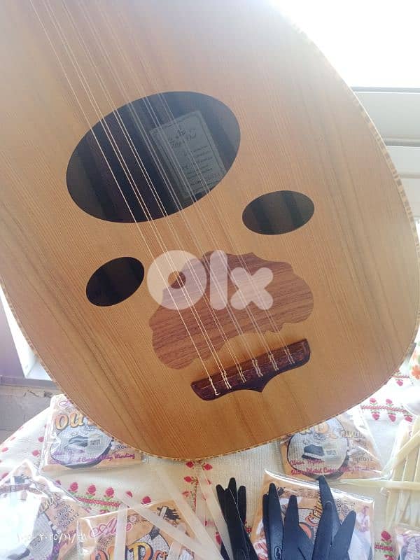 عود. زرياب 0  بسعر 110$ فقط ومع حقيبة وريش 1