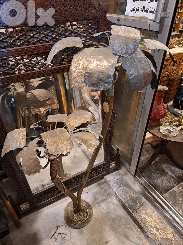 نخلة برونز انتيك مميزة 0