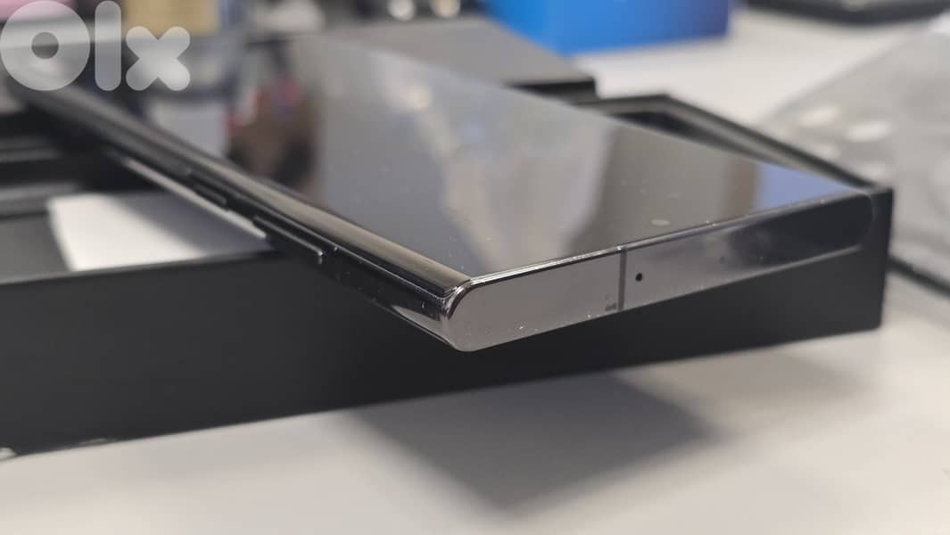 Samsung S22 Ultra - 12GB/256GB - 1 SIM+1 eSIM + Box +4 Covers 3