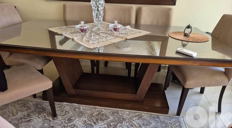 8 seats dining room 0