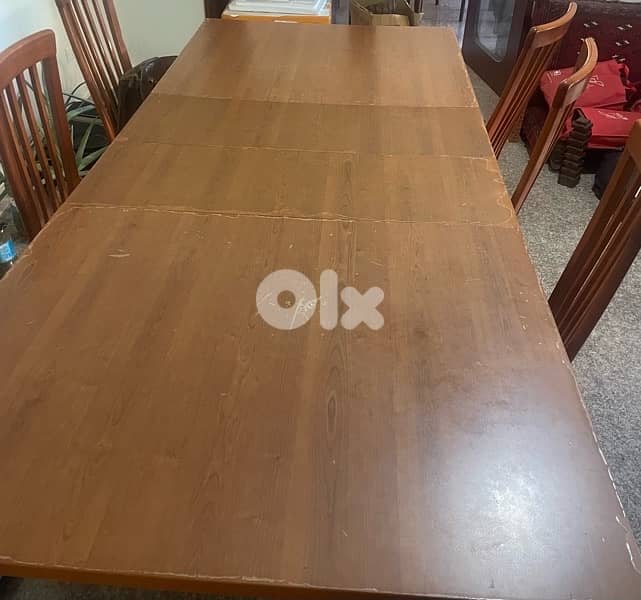 dinning table used but like new 0