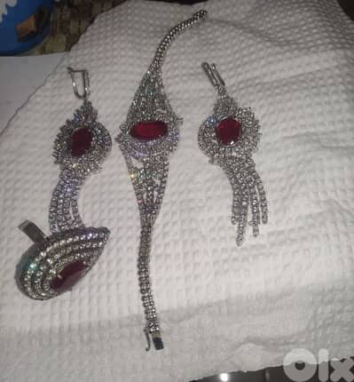 طقم مجوهرات