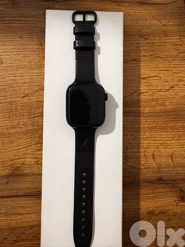 APPLE WATCH SERIES 10 (42MM, JET BLACK) + NATIVE UNION STRAP 5