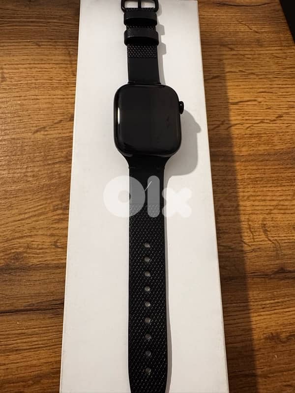 APPLE WATCH SERIES 10 (42MM, JET BLACK) + NATIVE UNION STRAP 6