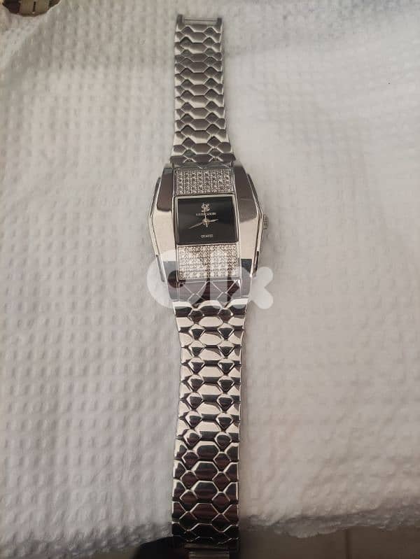 ساعة نسائية yslouis 2