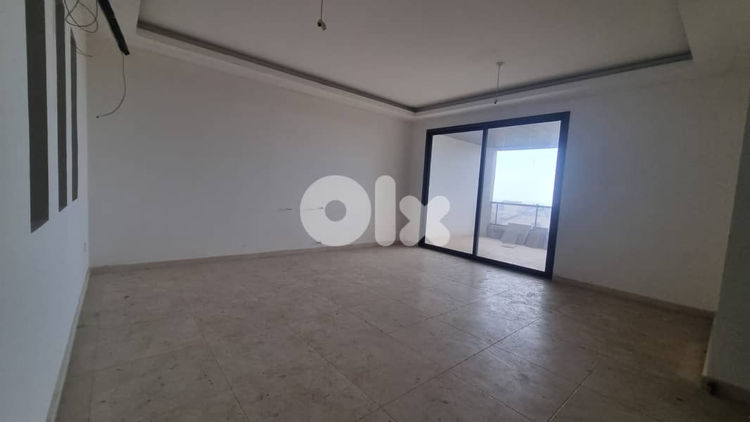 Apartment For Sale In Qornet El Hamra - شقة للبيع في قرنة الحمرا 0