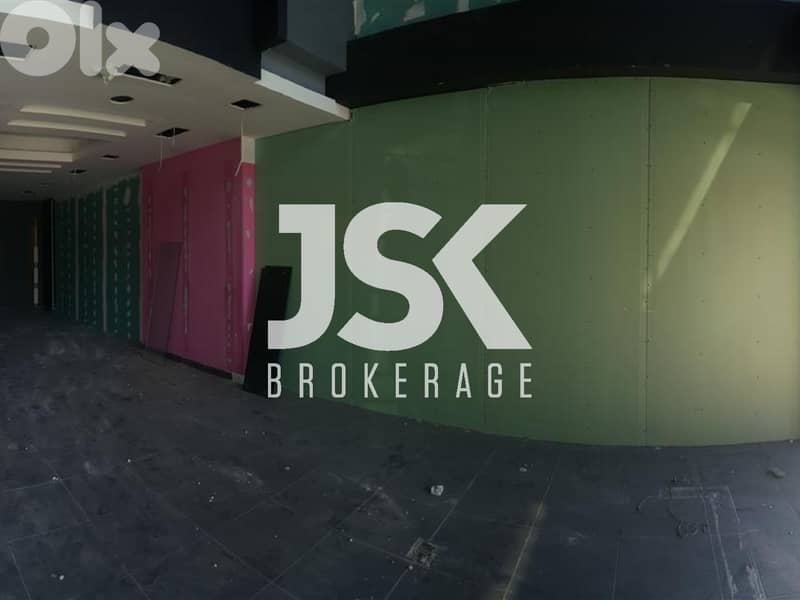 L03637 - Shop For Rent In Voie 13 In a well Known Center 0