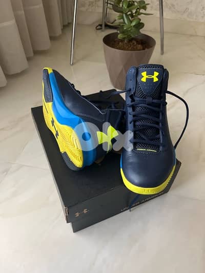Underarmer basketball shoes