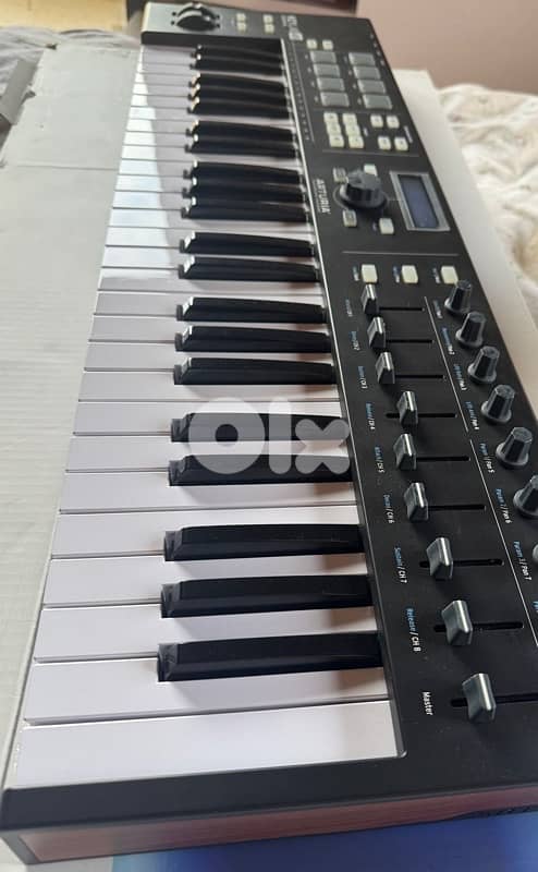 arturia keylab essential 49 black synthesizer 3