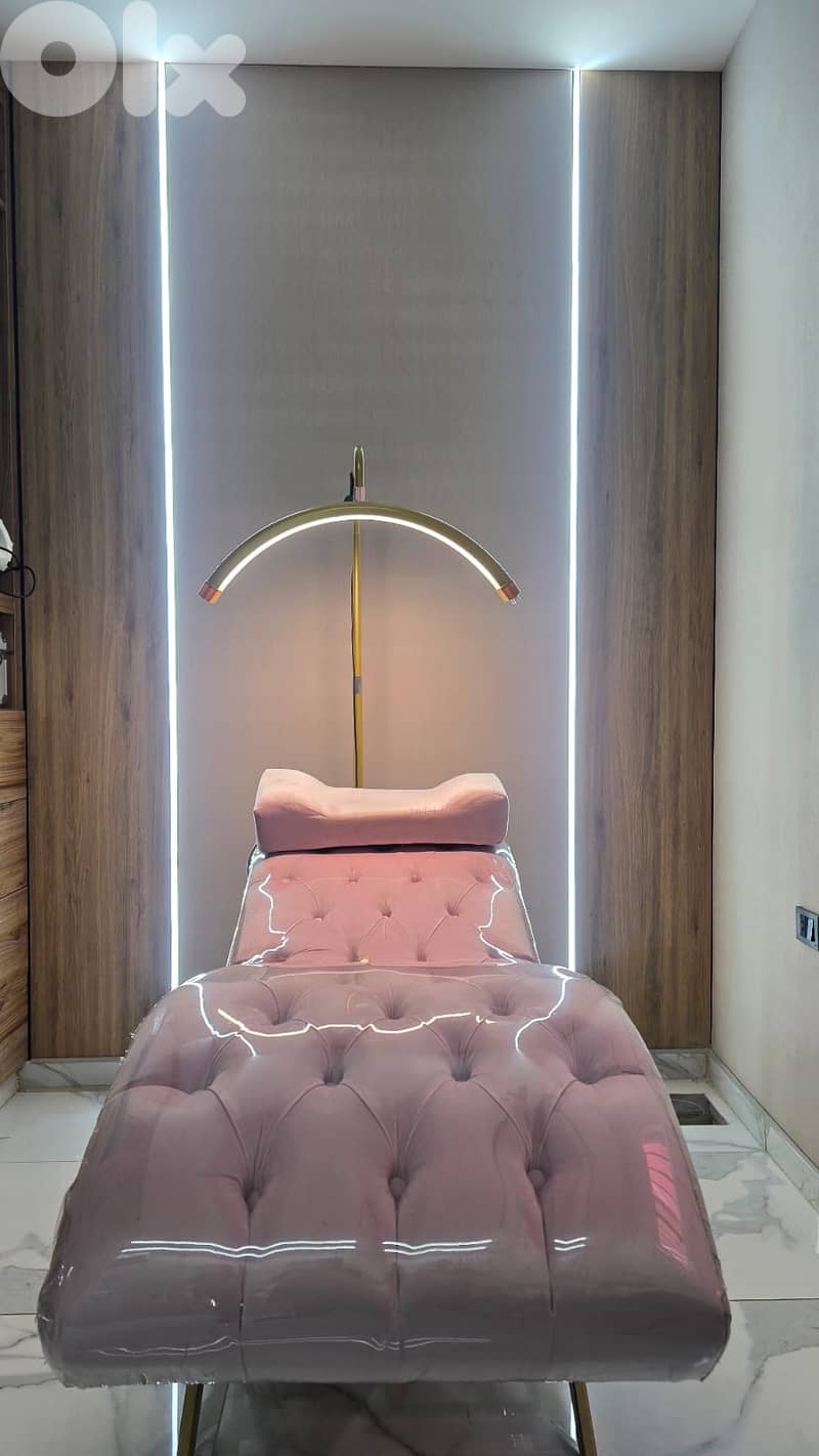 Elegant Spa/Salon Bed – Like New – Pink & Gold – High Quality 1