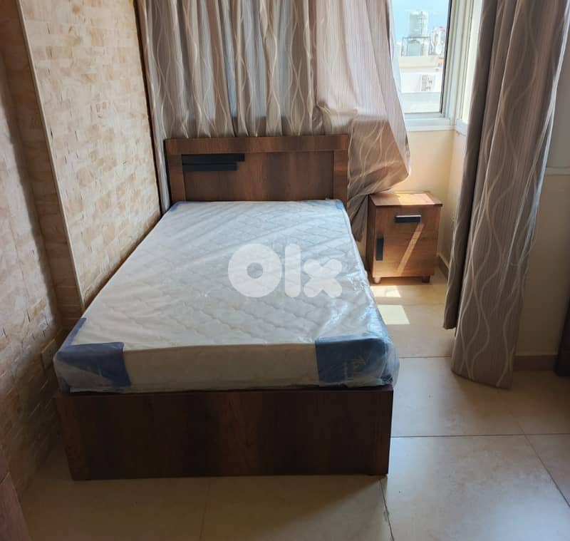 تخت مفرد ونص 120 سم 0