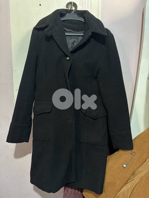 black winter coat 0