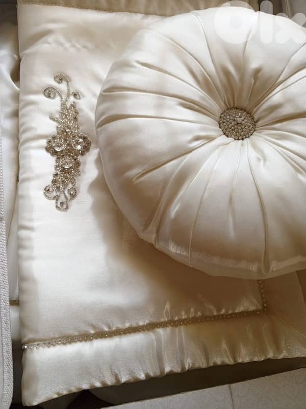 3 كوفيرلي تخت بحالة ممتازة ( غير مستعملين ) 2