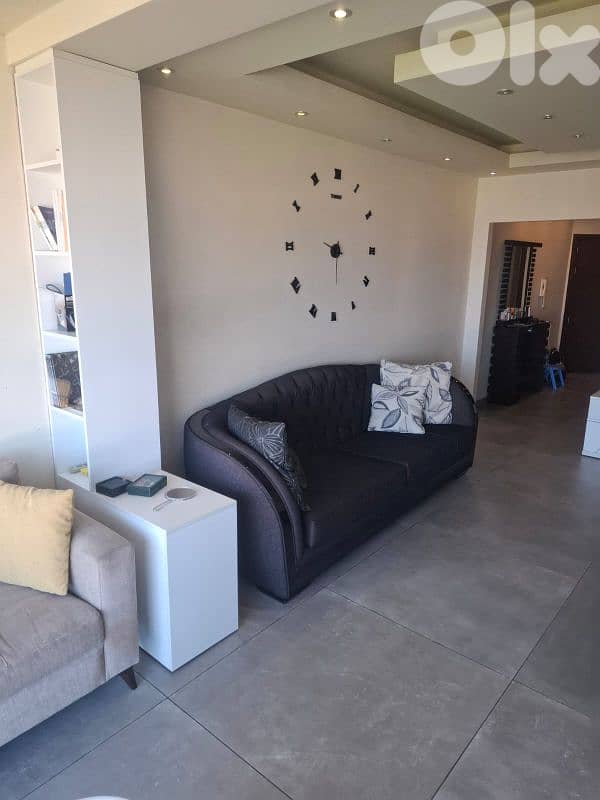 Living room in a good condition for sale 0