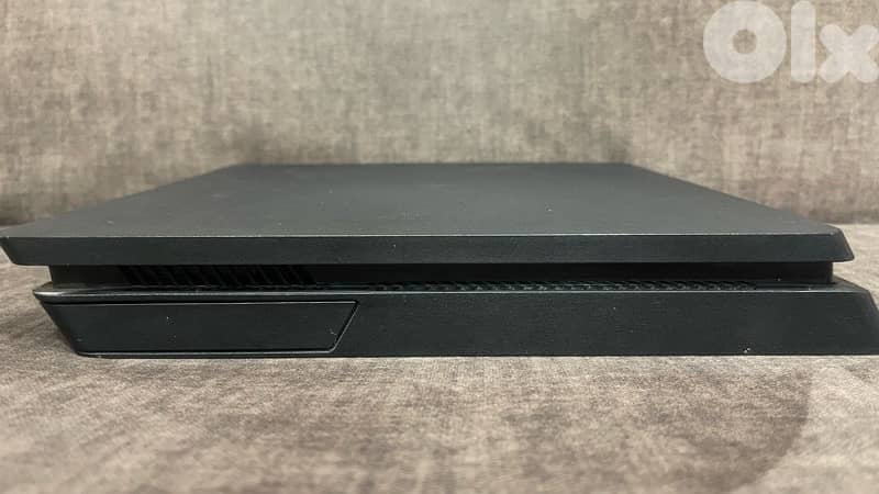 Playstation 4 (SLIM) 2