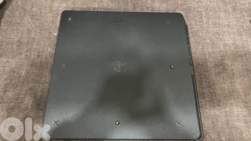 Playstation 4 (SLIM) 3