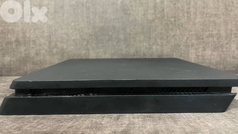 Playstation 4 (SLIM) 5