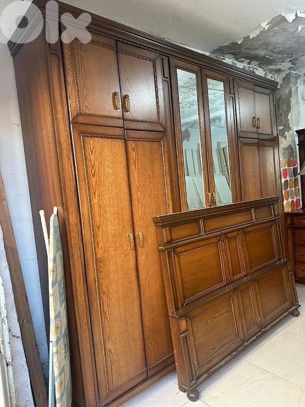 اوضة نوم ملكية خشب زان ولاتي ملبسة قشرة سنديان طابقين شبه جديدة 1