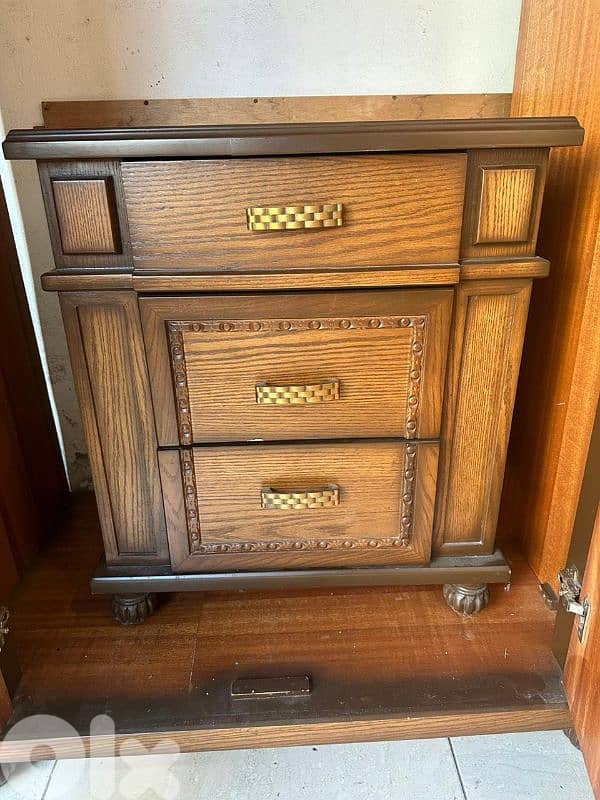 اوضة نوم ملكية خشب زان ولاتي ملبسة قشرة سنديان طابقين شبه جديدة 7