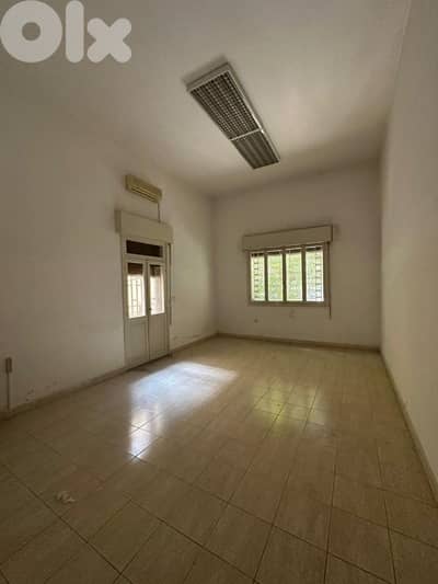 300sqm apartment for rent in Hamra