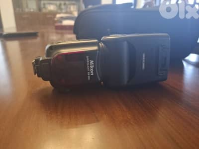 speedlight SB-900 Nikon DSLR cameras
