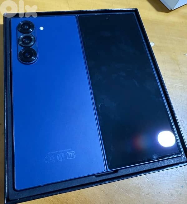 zfold 6 used like new 4