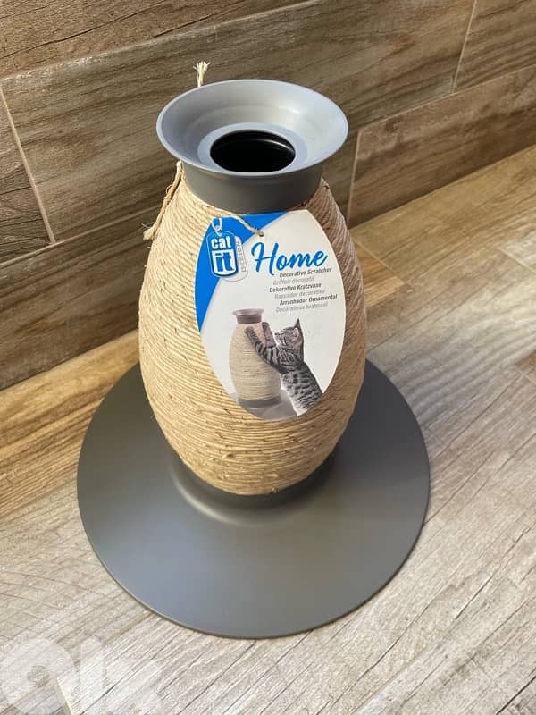 Cat Scratcher 1