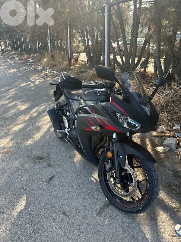Yamaha R25 1
