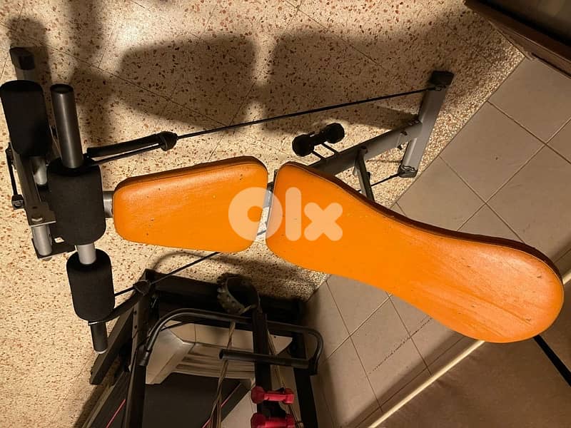 treadmill dumbbels bench weight plates 3