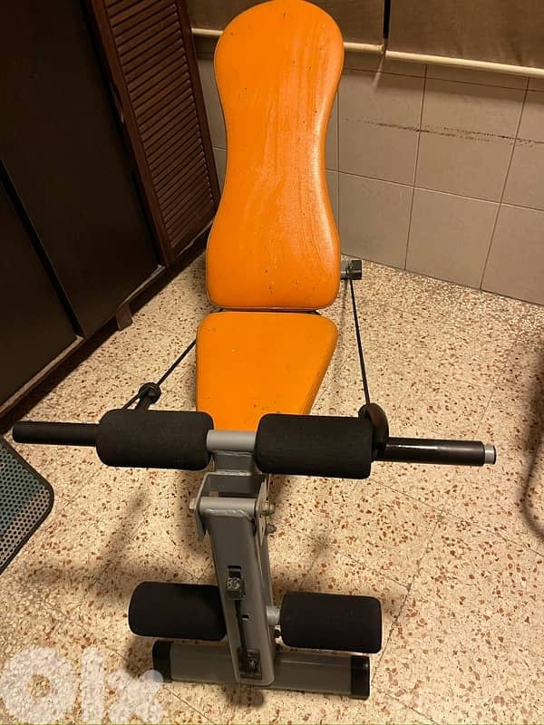 treadmill dumbbels bench weight plates 4