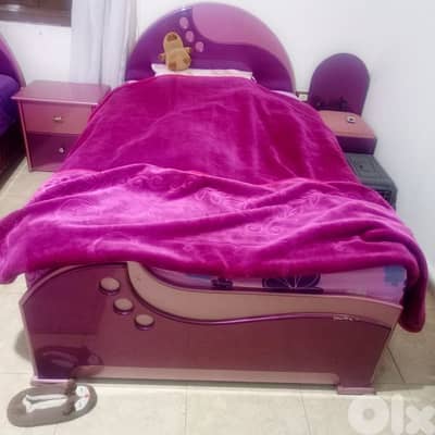 غرفة نوم كاملة للبيع بدون فرش