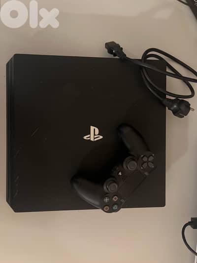 Ps4 pro 1Tb used in good condition + controller