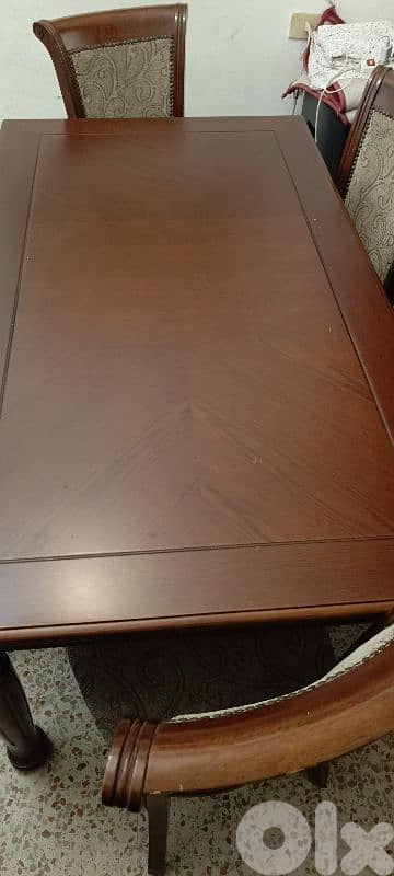 table and 6 chairs 3