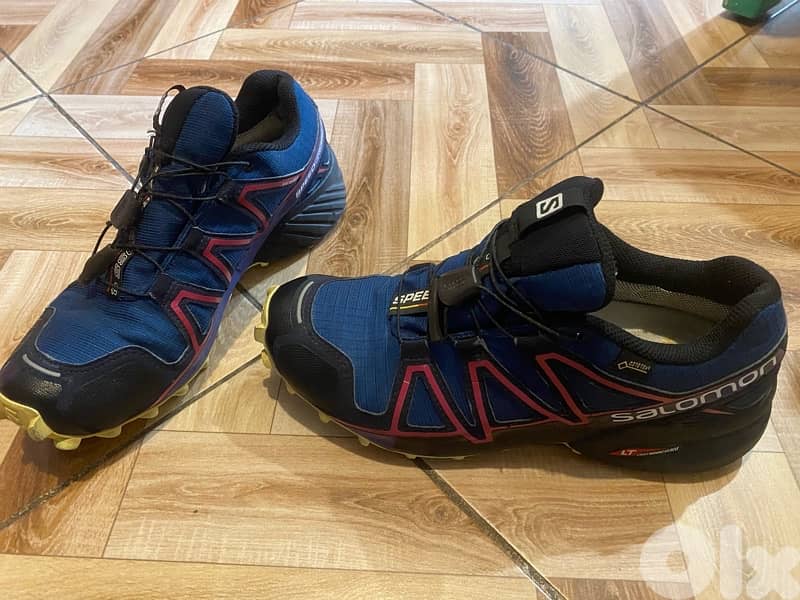 hiking running shoes salomon & jack wolfskin 2