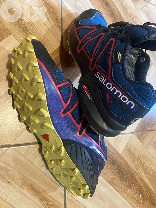 hiking running shoes salomon & jack wolfskin 3