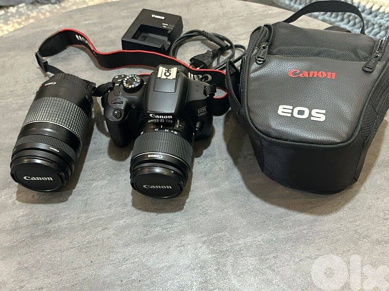 canon camera 1300D 2
