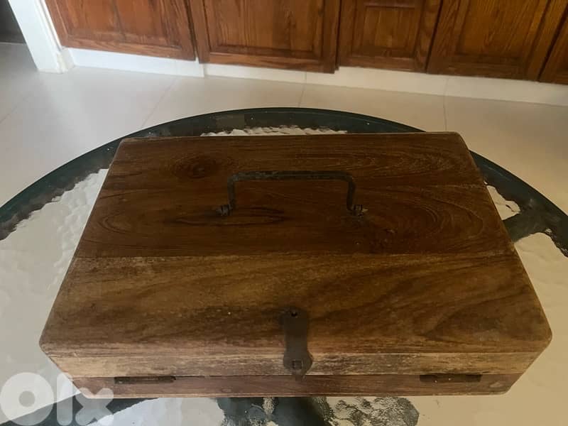 wooden antique box  hving a rustic latch 1