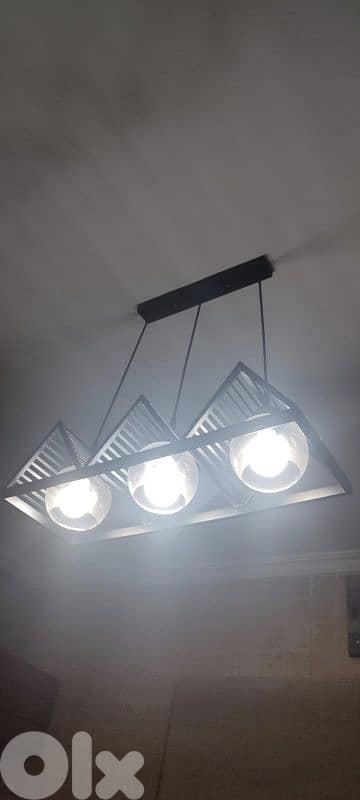 ثريا مودرن شبه جديدة مع بوف  و٣ براديشبه جداد مع سكتن 0