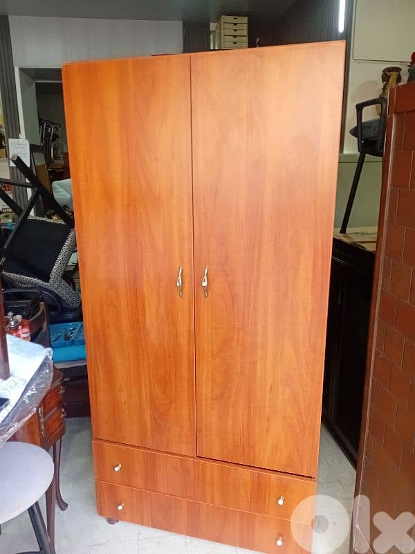 خزانة شبه جديد 0