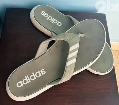 Adidas slipper