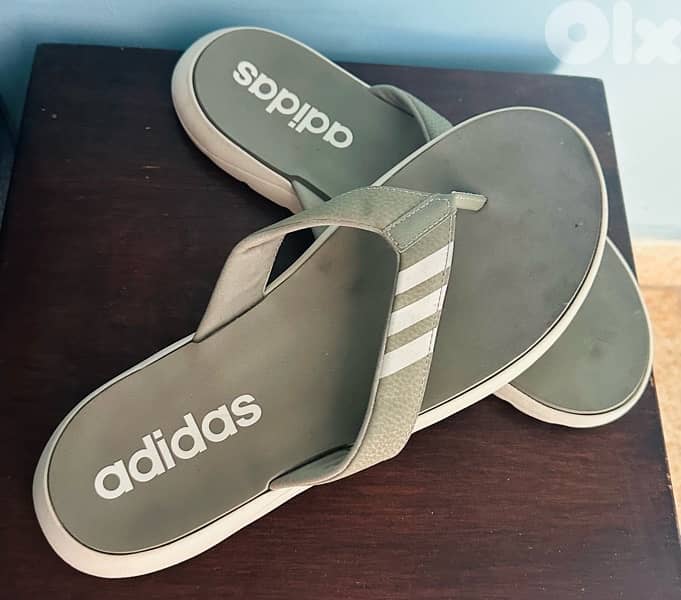 Adidas slipper 0