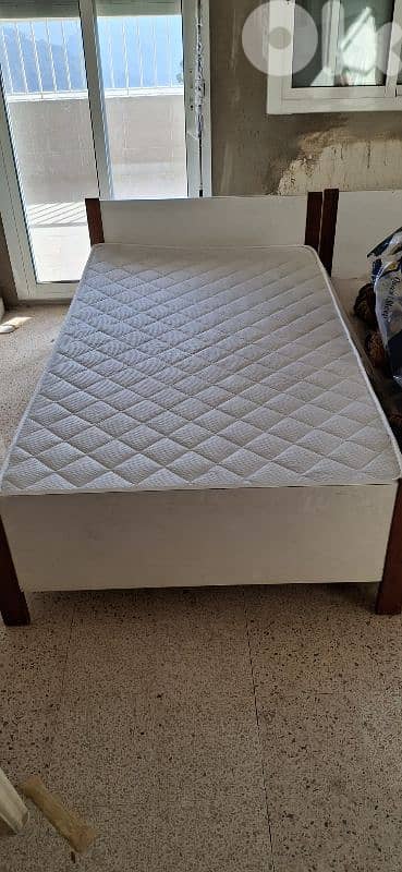 صلون كامل مع الطاولات وسريرين جداد مع فرشاتهم 2