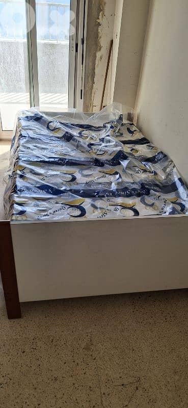 صلون كامل مع الطاولات وسريرين جداد مع فرشاتهم 5