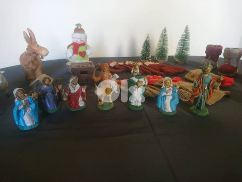 Christmas & Holiday Figurines + Decorations — Mixed Bundle! 1
