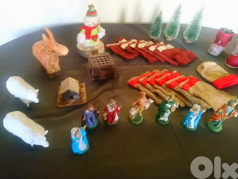 Christmas & Holiday Figurines + Decorations — Mixed Bundle! 4