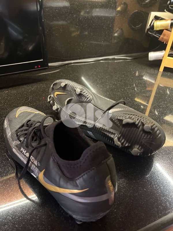 Underarmer basketball shoes 0