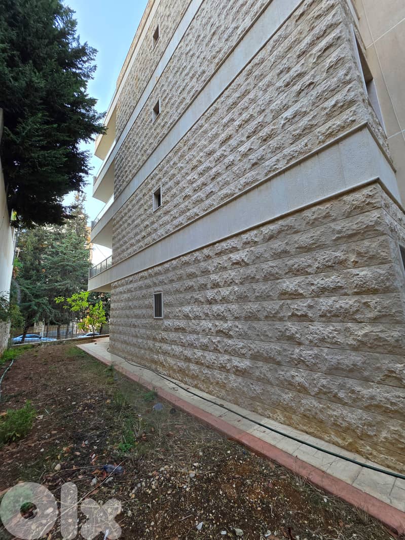 8 apartments & roof top , 8 title deeds - Bchamoun REF#HD129739 6