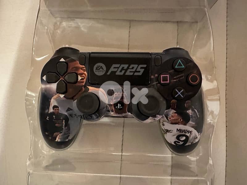 PlayStation 4 Slim 1TB Console 4