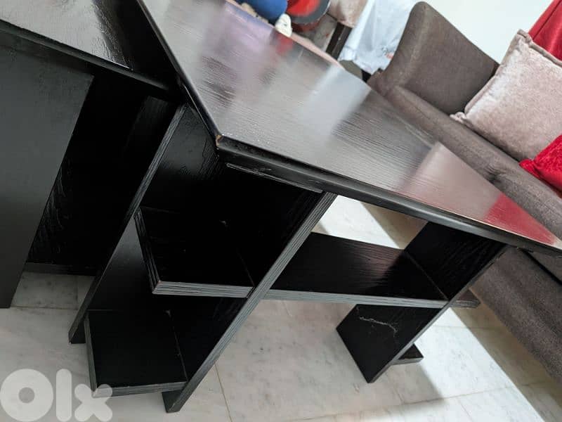 Black nesting tables 1